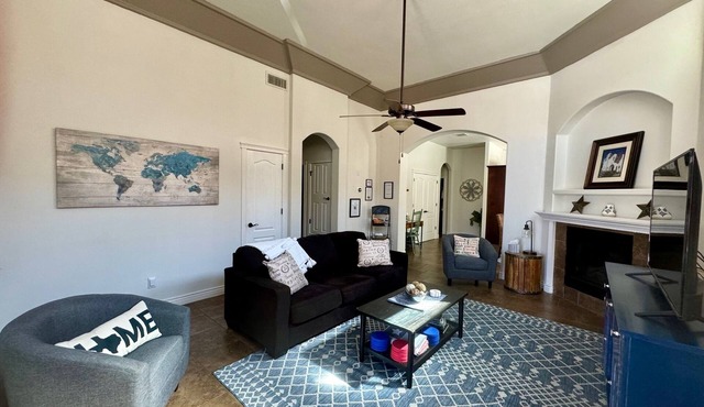 Perfect Home for Families & Dogs-Gated Community, Pool/Security & Many Amenities