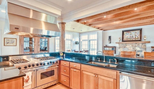 Perfect Home for Large Families or Multiple Couples Traveling Together