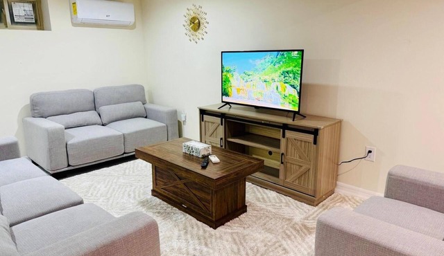 Perfect house for peaceful leaving in Glen Oaks, Queens