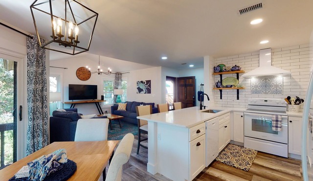 Perfect Island, Perfect Vacation in our newly renovated Harbour Oaks, Unit #214.