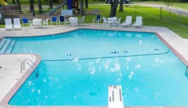 Perfect lake escape with friends and family - activities and easy lake access!