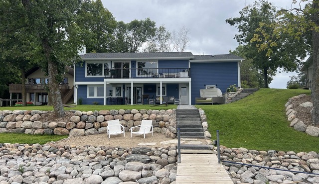 Perfect lake home for a family get away - Only 1 hour from metro