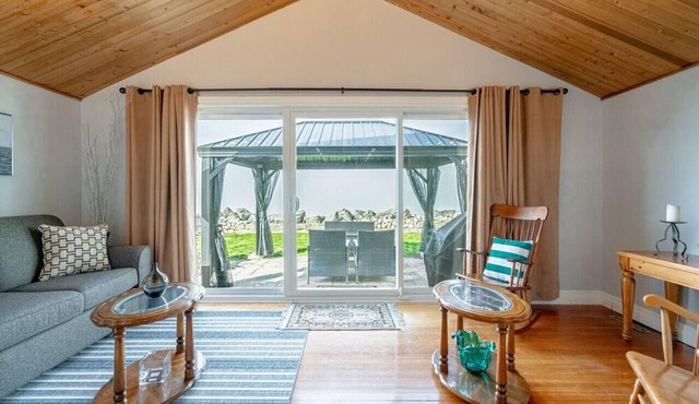 Perfect Lake Retreat