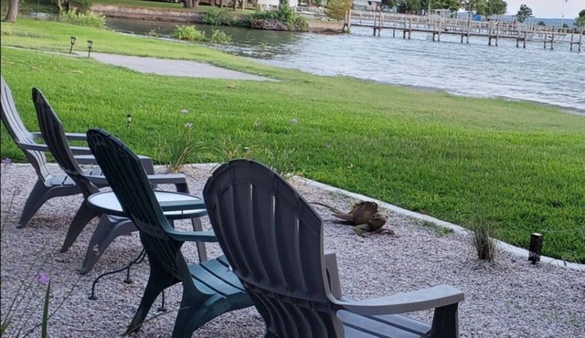 Perfect Lakefront Escape