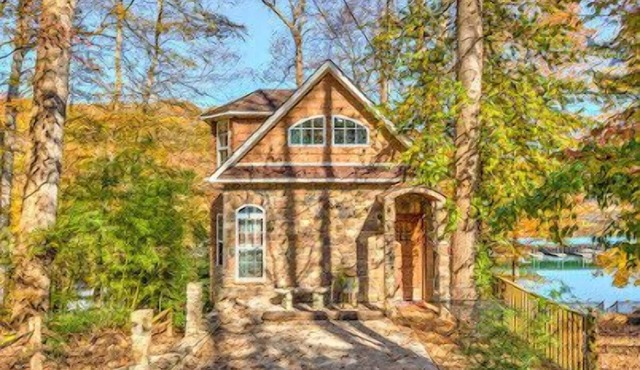 Perfect lakefront house in quite cove! Walking distance to Mt Lake Marina.