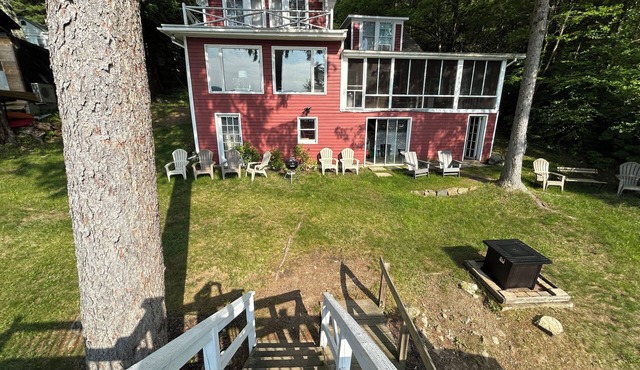 Perfect Lakefront Vacation Home on Lake George, NY with Dock Space