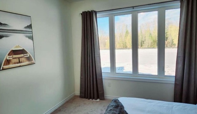 Perfect Large 4 bedroom 3 bathroom, Blue Mountain, Wasaga Beach Loft resort!