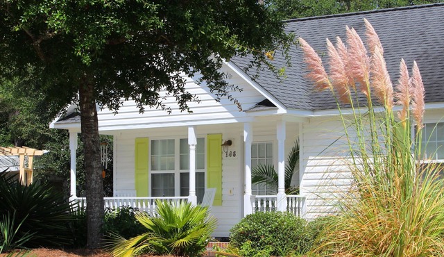 Perfect Little Beach Cottage for your stay on Oak Island