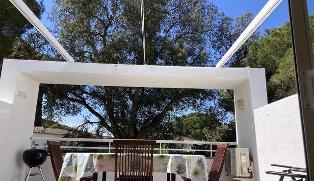 Perfect location, Cala Rovira next to Platja d'Aro, quiet green area