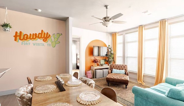 Perfect location! 2BR Apt by Magnolia Ave, 10min to TCU, 15min to Stockyards