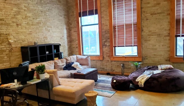 Perfect Location! Beautiful Interior Spacious Condo!