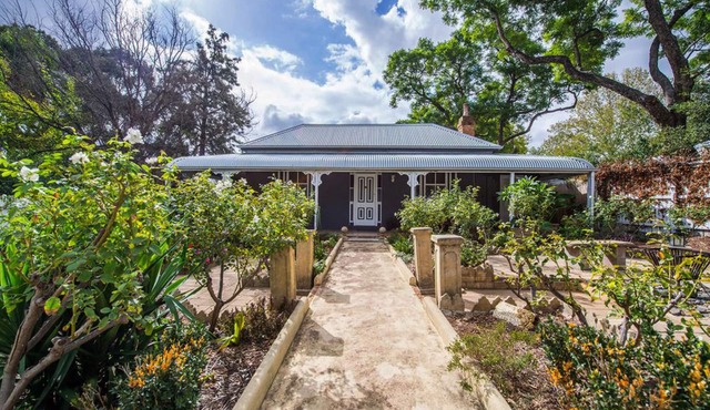 Perfect Location for Leisure or Business - Right in the main street