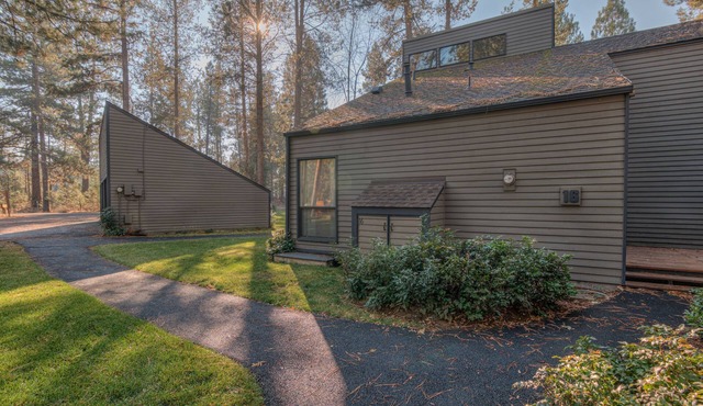 Perfect Location, Near Golf Course, SHARC passes