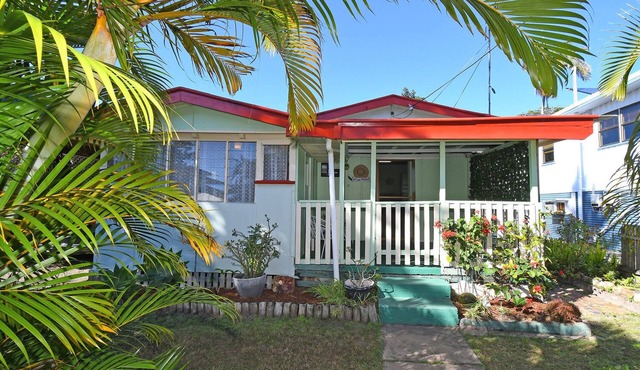 Perfect location - no car needed walk to everything