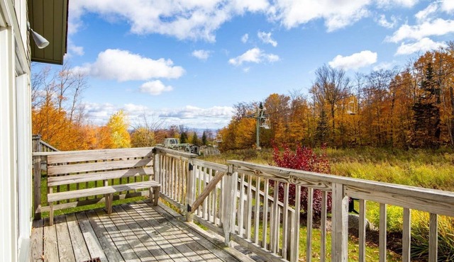 Perfect Location. Ski in Ski out on Village Chair