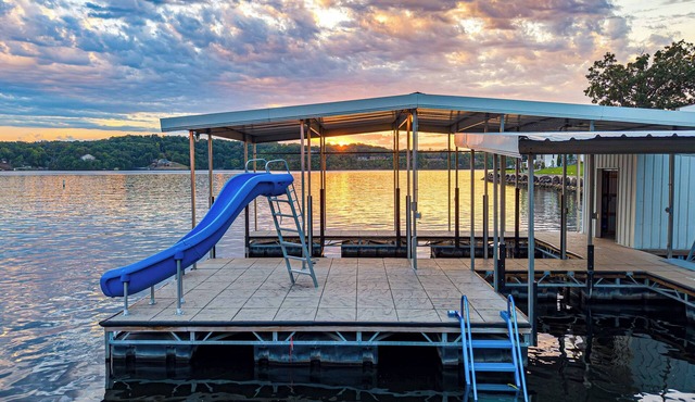 Perfect Location! Slide, Hot Tub, Fire Pit