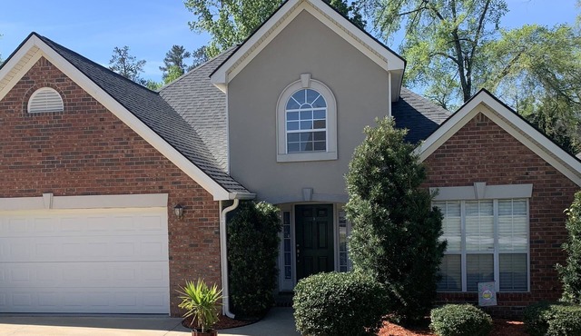 Perfect Location ! Walking Distance !