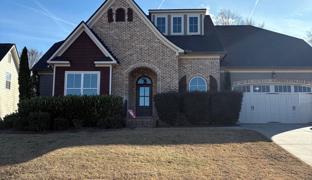 Perfect Masters Rental - 5-bedroom/3.5 bath home in Evans. Easy commute to ANGC