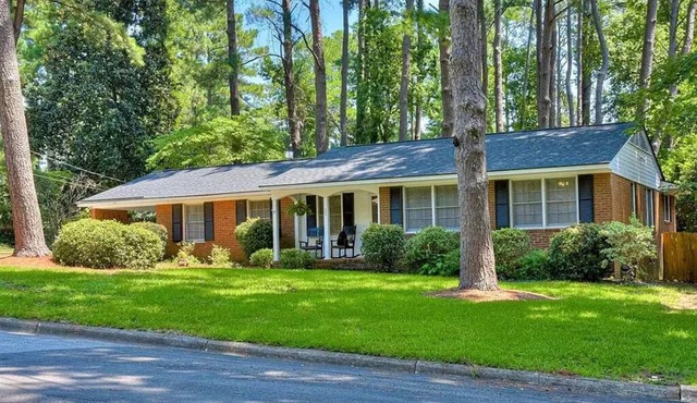 Perfect Masters rental less than 2 miles from the course!