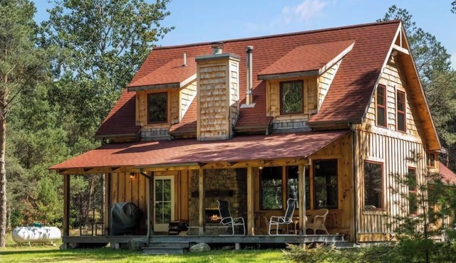 Perfect Modern & Cozy 4-bedroom cabin with AC in Lake City; Outdoor Fireplace