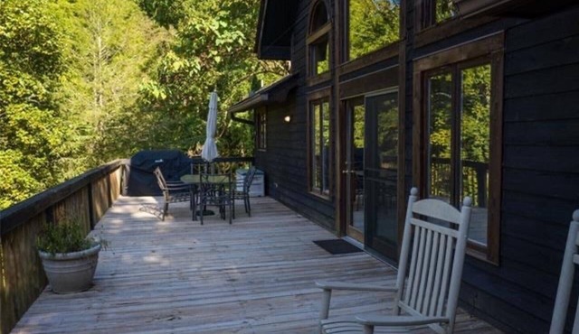 Perfect Mountain Escape. Minutes from Asheville!