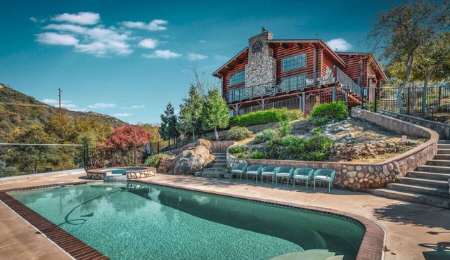 Perfect Mountain Retreat | Modern Amenities | Pool
