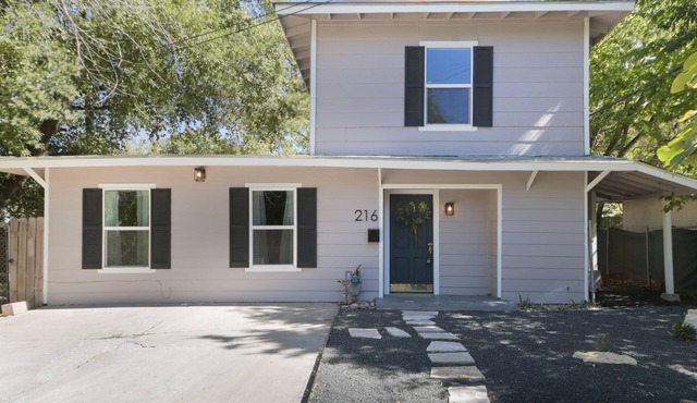 Perfect near downtown location!