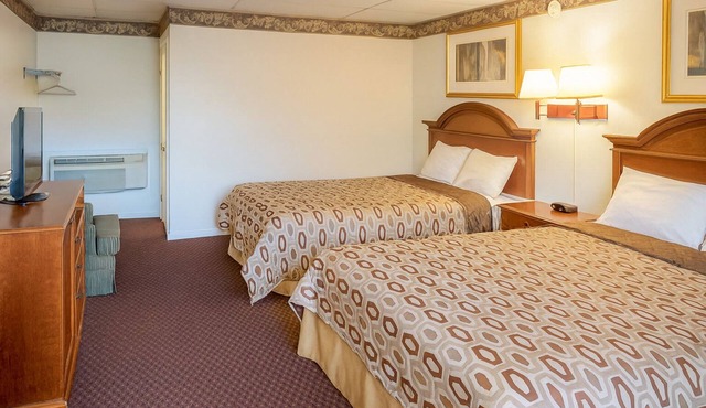 Perfect Palmyra Escapade! Minutes to Hershey Trolley Works, FREE Breakfast