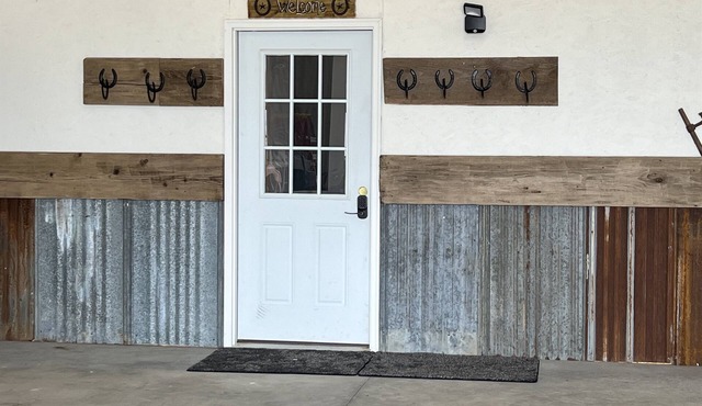 Perfect place for one couple, escape to Montana!