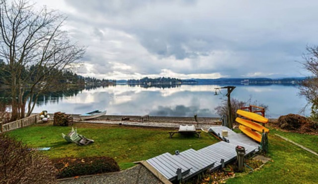 Perfect place to stay for the FIFA World Cup. Ferry access only a few mins away!