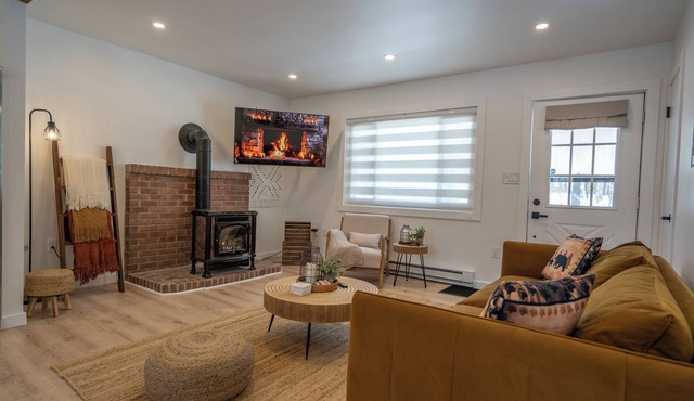 Perfect Pocono Escape Hot Tub Sauna Outdoor TV