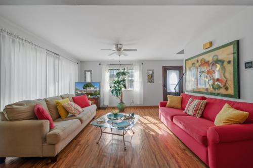 Perfect Private Getaway Minutes to Virginia Beach!