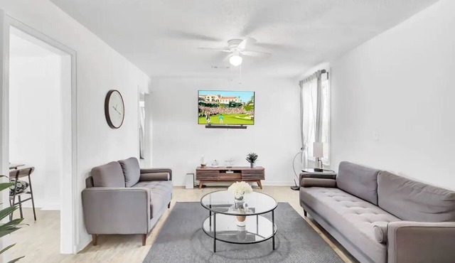 Perfect Private Getaway in Beautiful Pine Bluff!