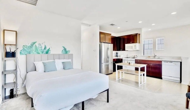 Perfect Private Getaway Minutes to Ventura Beach!