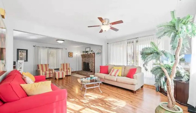 Perfect Private Getaway Minutes to Virginia Beach!