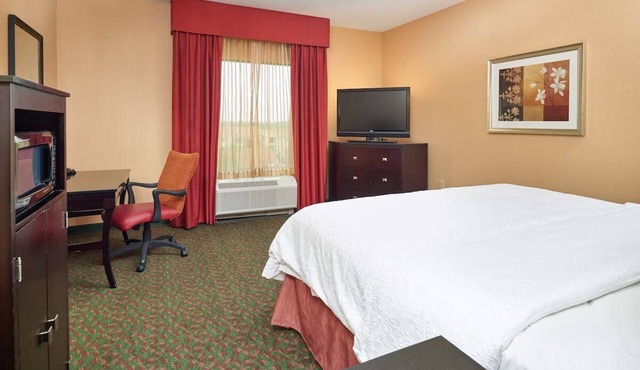 Perfect Relaxation for Baylor Visitors| 2 Units, Free Parking, Indoor Pool!