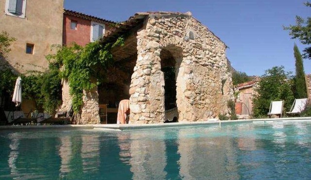 Perfect renovation for this authentic farmhouse in Rustrel, Luberon