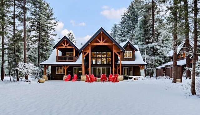 Perfect Retreat for multiple families! On the Golf Course | Hot Tub and more!