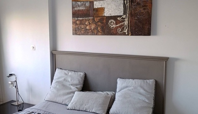 Perfect room for two INDEPENDENT