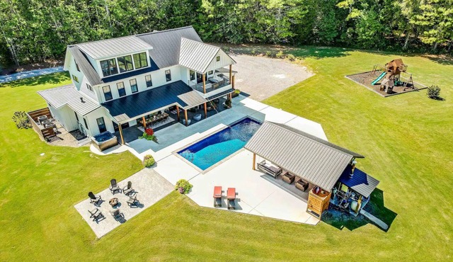 Perfect Secluded home with Private Pool, Hot Tub, Firepit, Children's Playground