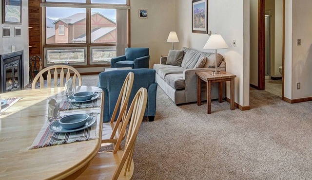 Perfect ski/ snowboard getaway 3 minutes to Keystone 15 to Breck