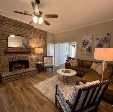 Perfect! Spacious 4-Bedroom Whole House Retreat