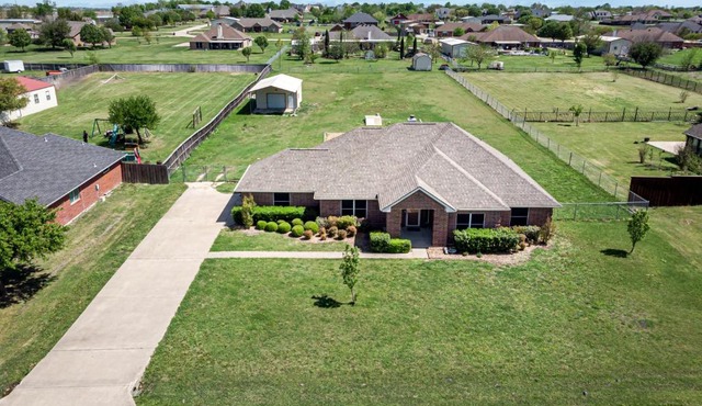 Perfect Stay in Ranch-like House w Huge Backyard!