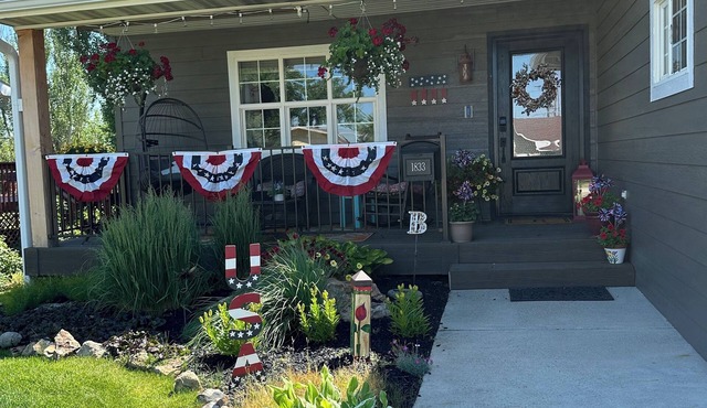 Perfect Sturgis Rally Rental-4+Bed, 3 Bath, Pool,Patio, 3 Car Garage, & more!