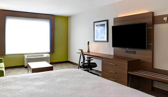 Perfect Suite for Leisurely Getaway! Pool, Gym