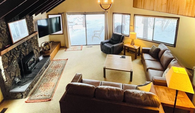 Perfect Sunriver getaway! 2 bed, 2 bath near Village.