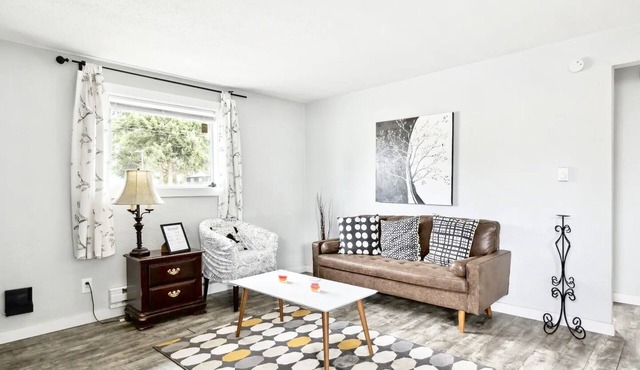 Perfect Tacoma Guest Retreat Near Lake & Downtown!