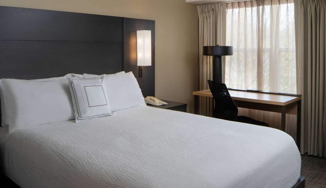 Perfect to Explore History & Culture! Pet-friendly Property, Free Breakfast!