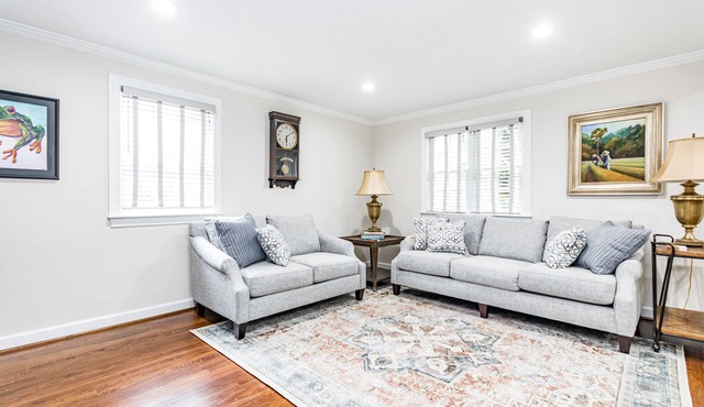 Perfect Townhome near the Village, downtown, NC State