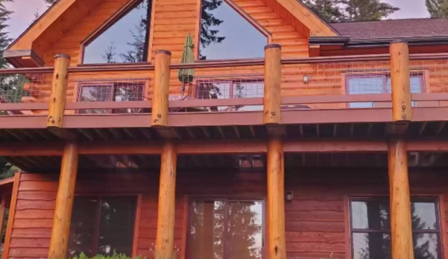 Perfect 3-bedroom cabin in tranquil Crescent Lake Oregon with AC
